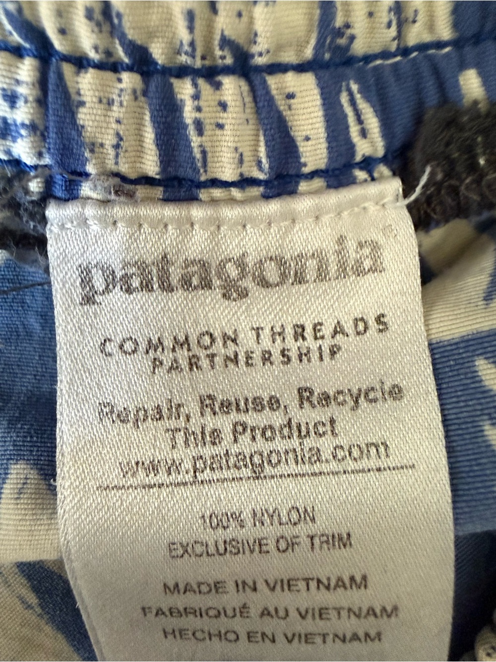 PATAGONIA Men’s Outdoor Tribal Geometric Graphic Printed Baggies Shorts Size XL - Picture 7 of 7